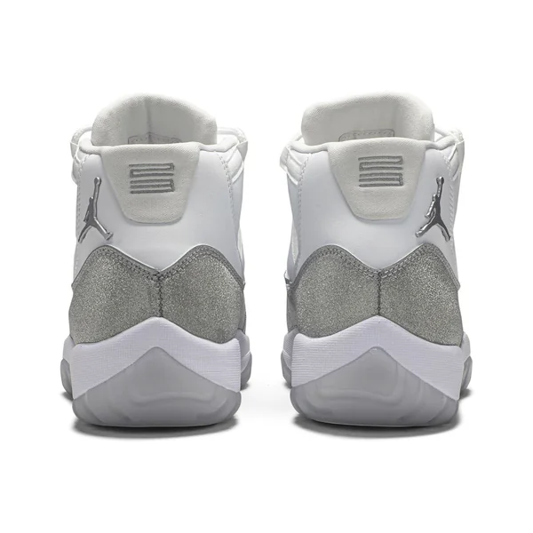 Air Jordan 11 Retro 'Vast Grey'