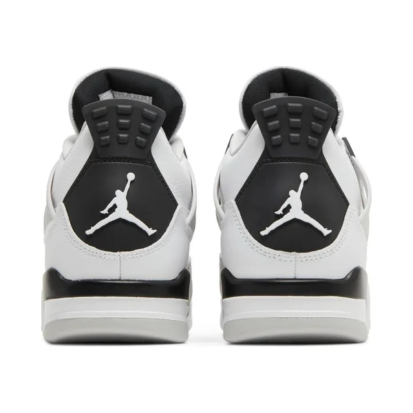 Air Jordan 4 Retro 'Military Black' 2022