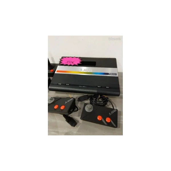 Atari 7800 – Très bon état – Avec manettes et joysticks