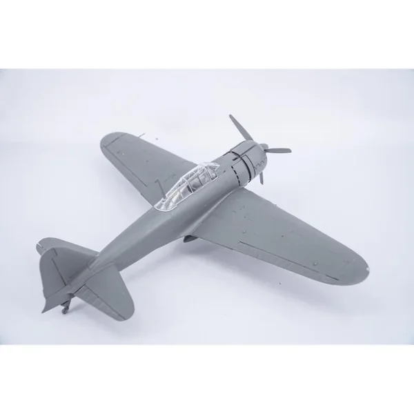 BORDER MODEL: 1/35; A6M2 Zero Fighter with interior of the engine and weapons