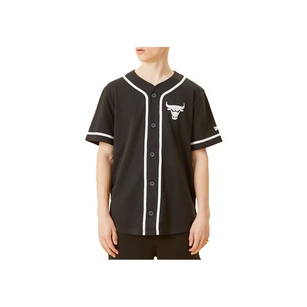 Chemise de baseball New Era noire Chicago Bulls Distressed