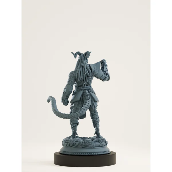 Drakeide noire combattant