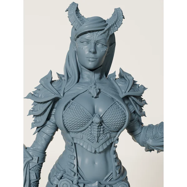 Femme draconique