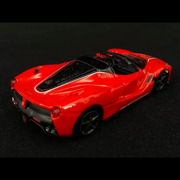 Ferrari LaFerrari Aperta 2016 Rouge / Noir 1/43 Bburago 18-36100