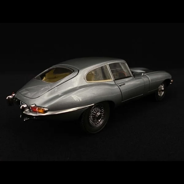 Jaguar Type E RHD 1961 Gris Métallique 1/18 Kyosho KYO8954GM