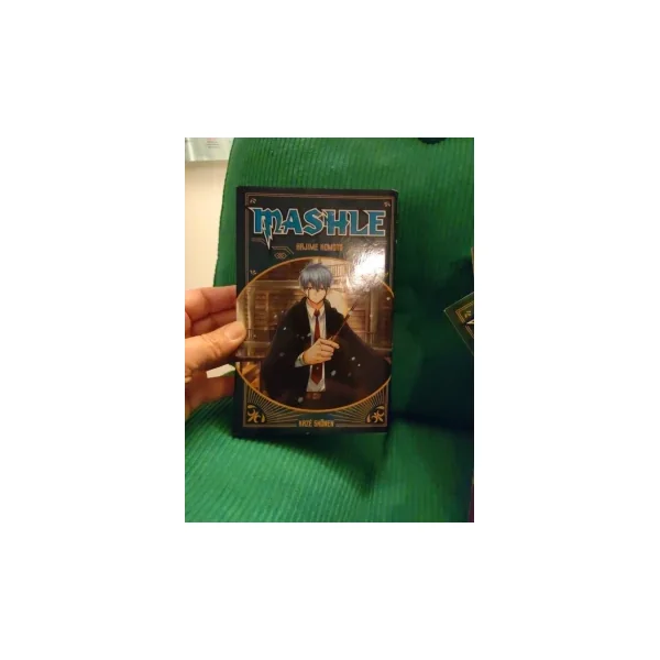 Lot de 8 mangas Mashle