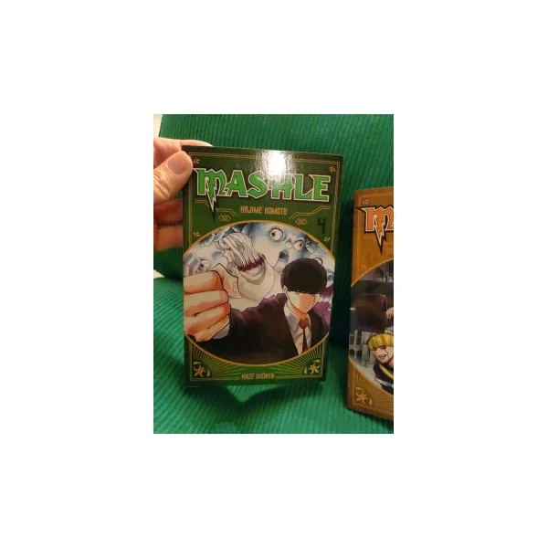 Lot de 8 mangas Mashle