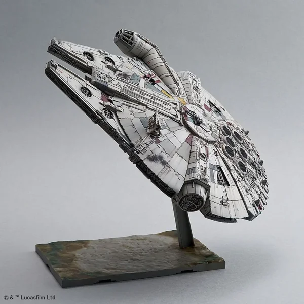 MILLENIUM FALCON (COOP. BANDAI)