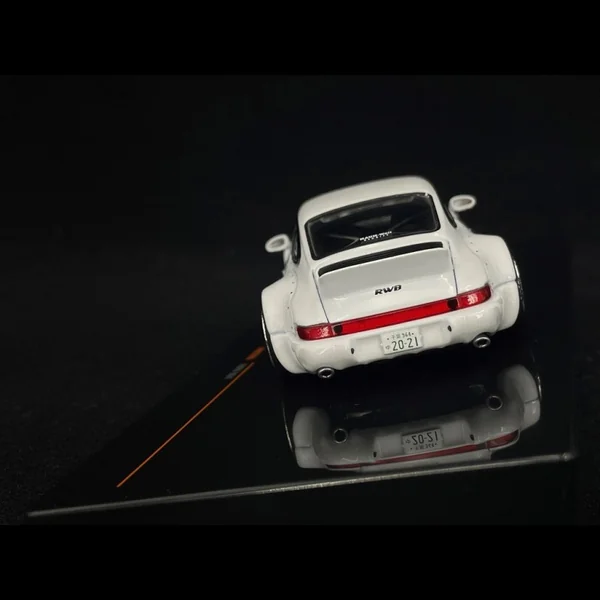 Porsche 911 Type 964 RWB "Rauh-Welt" 1992 Blanc 1/43 Ixo Models MOC305